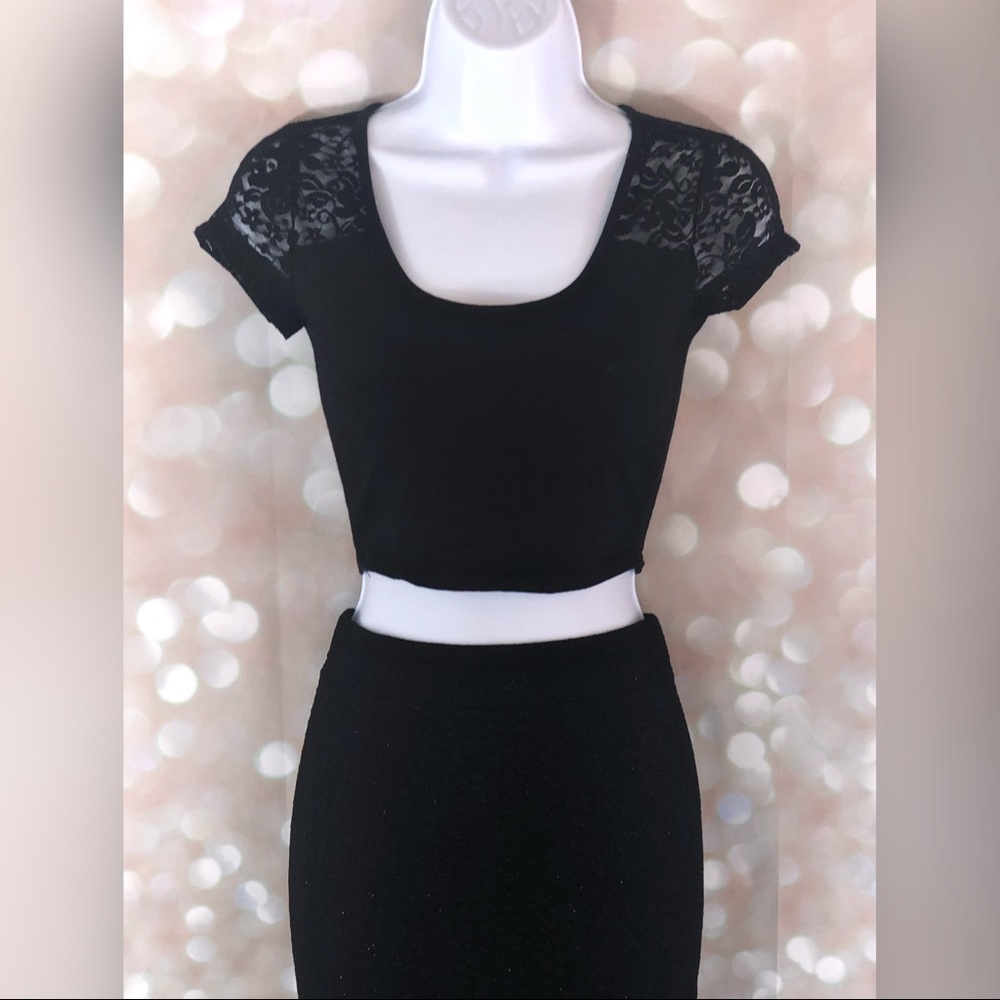Black lace crop top